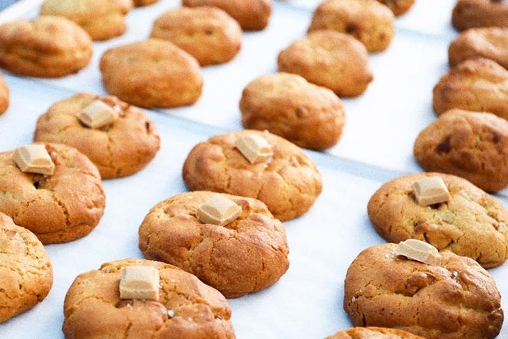 rows of caramilk cookies
